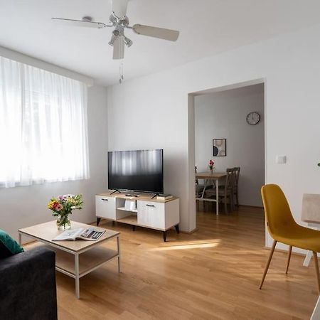 1Br Haven With Swift City Access By Hm Вена Экстерьер фото