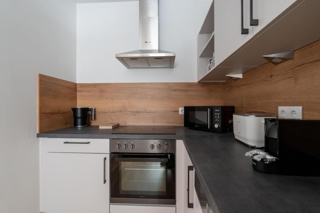1Br Haven With Swift City Access By Hm Вена Экстерьер фото